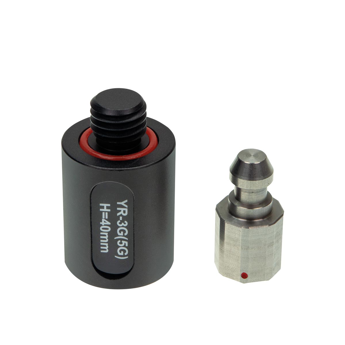 Schwarzer Quick Release Adapter und silberner Stecker für das schnelle Wechseln von GNSS-Antennen in der Vermessung.