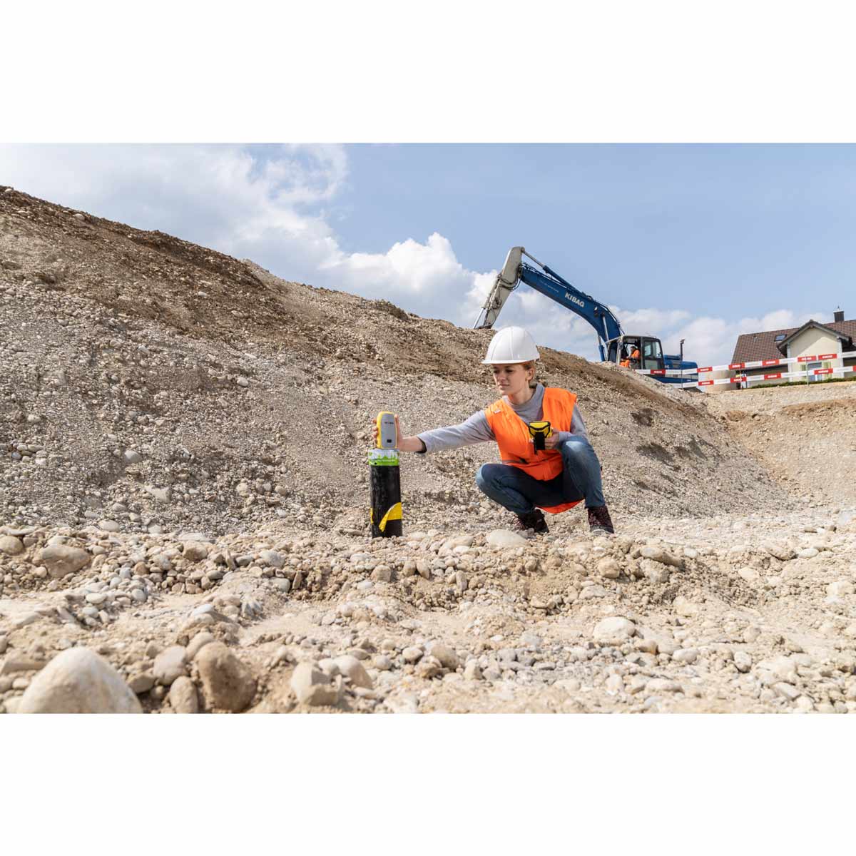 Schrägmessung mit der Zenith06 Pro Antenne: Ideal für schwer zugängliche Punkte durch kalibrierungsfreien Neigungssensor.