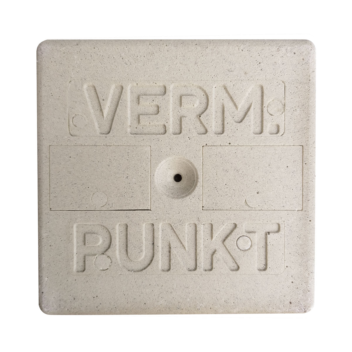 Draufsicht auf den geprägten Kopf der Rohrmarke mit der Aufschrift Verm.-Punkt für ÖBVI.