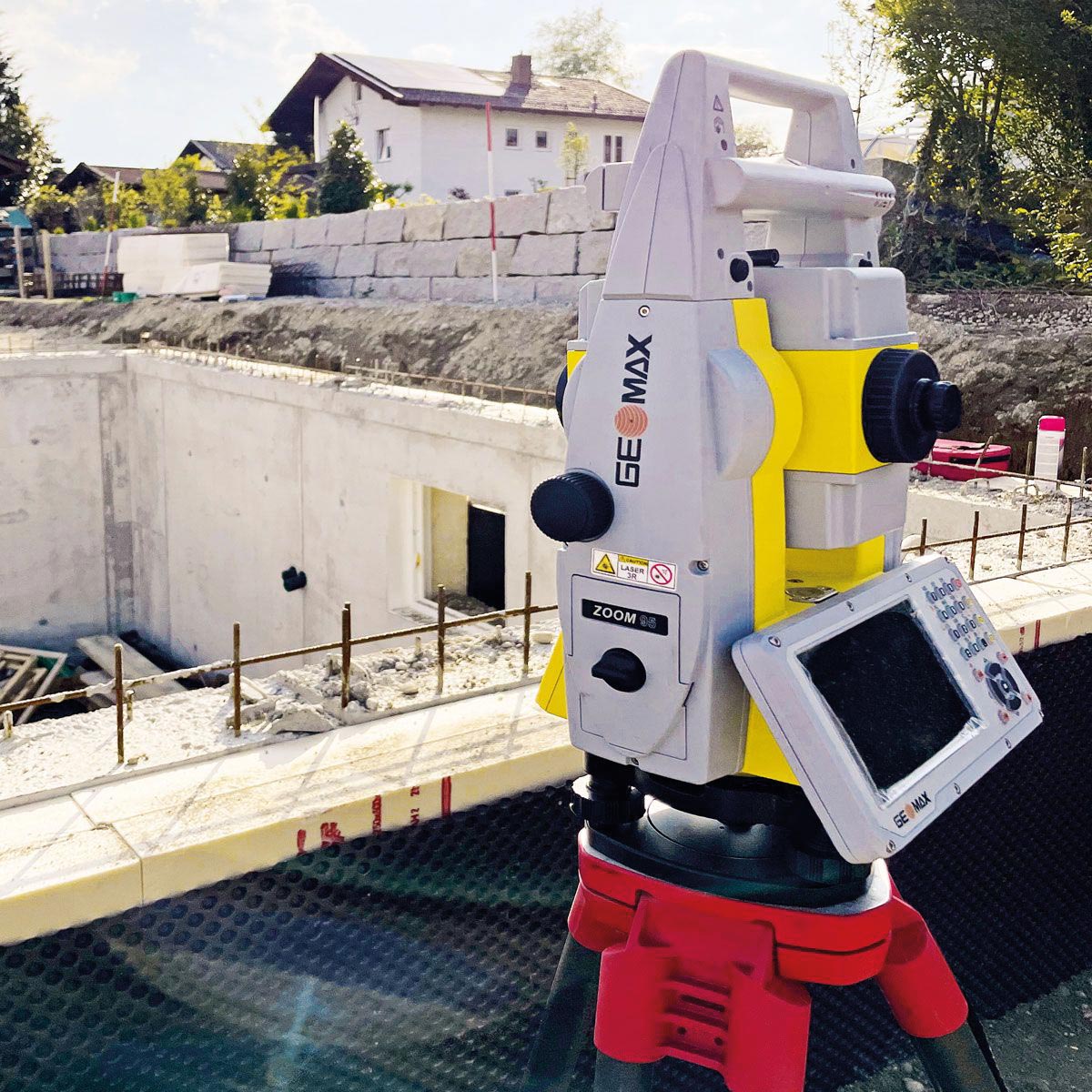 Totalstation Zoom 75 von GeoMax - Genauigkeit von 3 Sekunde