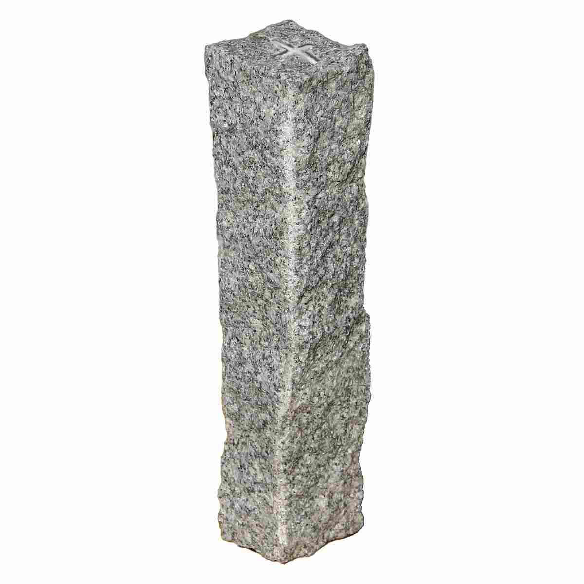Granit-Grenzsteine mit Strichkreuz Kopfgöße 10-12cm, Länge 50-55cm