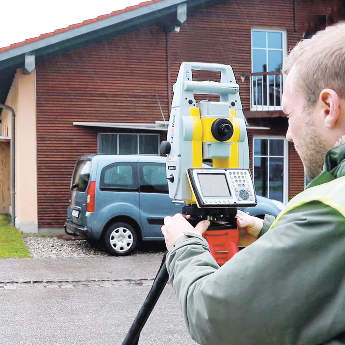 Totalstation Zoom 75 von GeoMax - Genauigkeit von 3 Sekunde