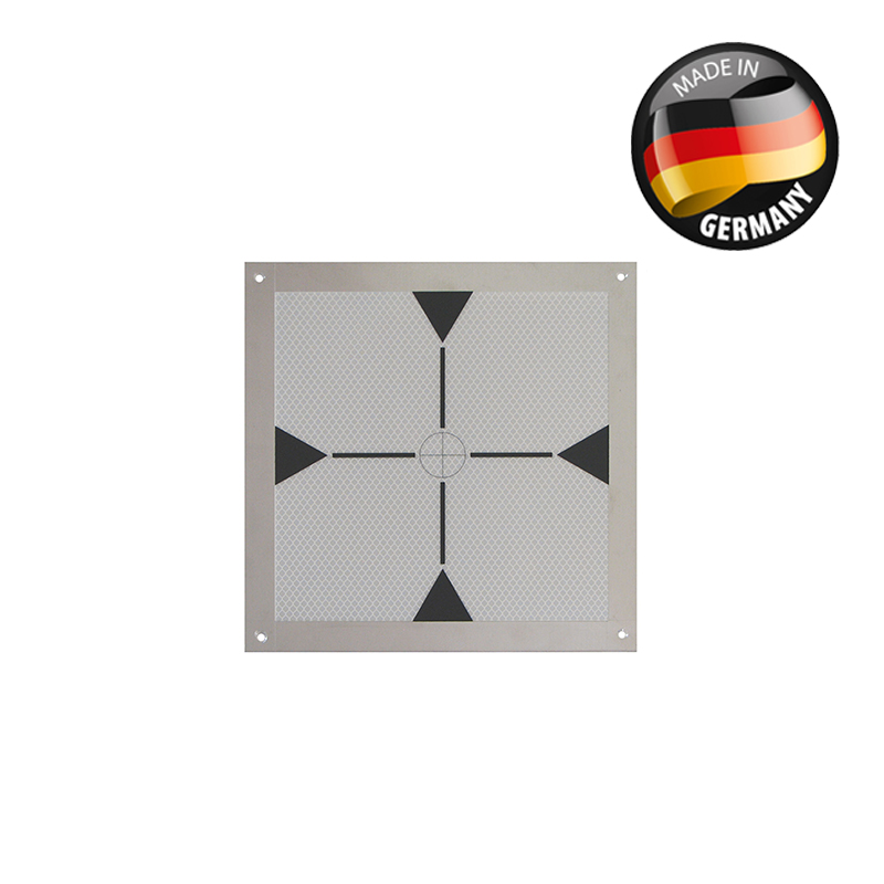 Vermessungstafel RSALU22 aus Aluminium mit großer Reflexzielmarke, Fadenkreuz und schwarzen Zielpfeilen.