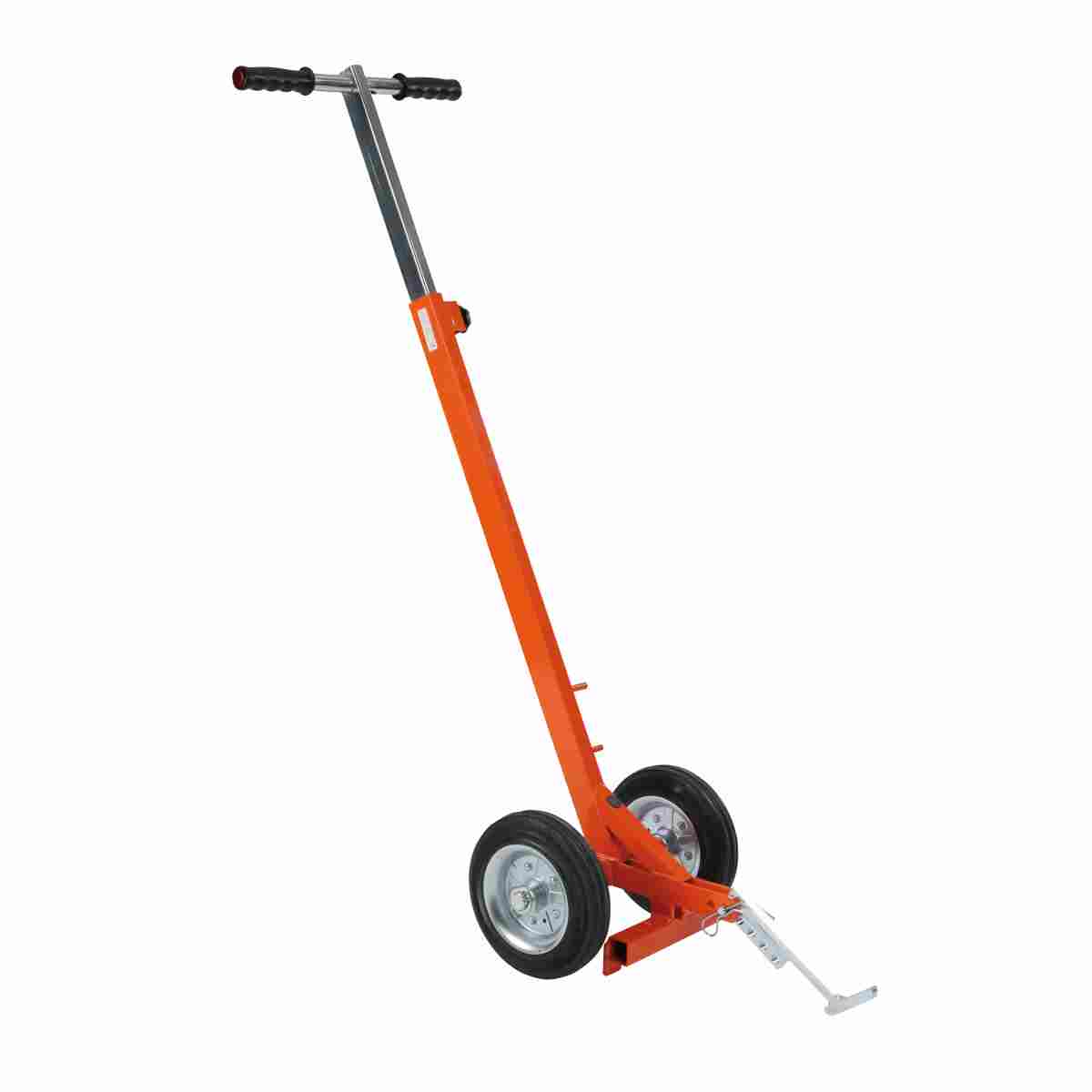 Orangefarbenes Kanalhebegerät mit montiertem Haken, bereit zum Einsatz. Einsatzort: Tiefbau, Bauwesen.