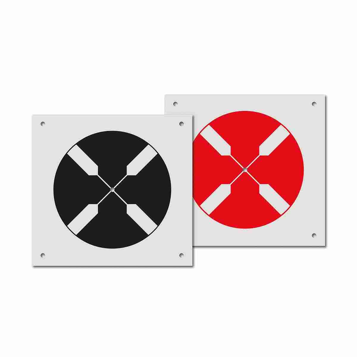 Zwei Drohnen-Bodenmarken RSL532 in Schwarz und Rot mit weißem Diagonalkreuz und Mittelbohrung.