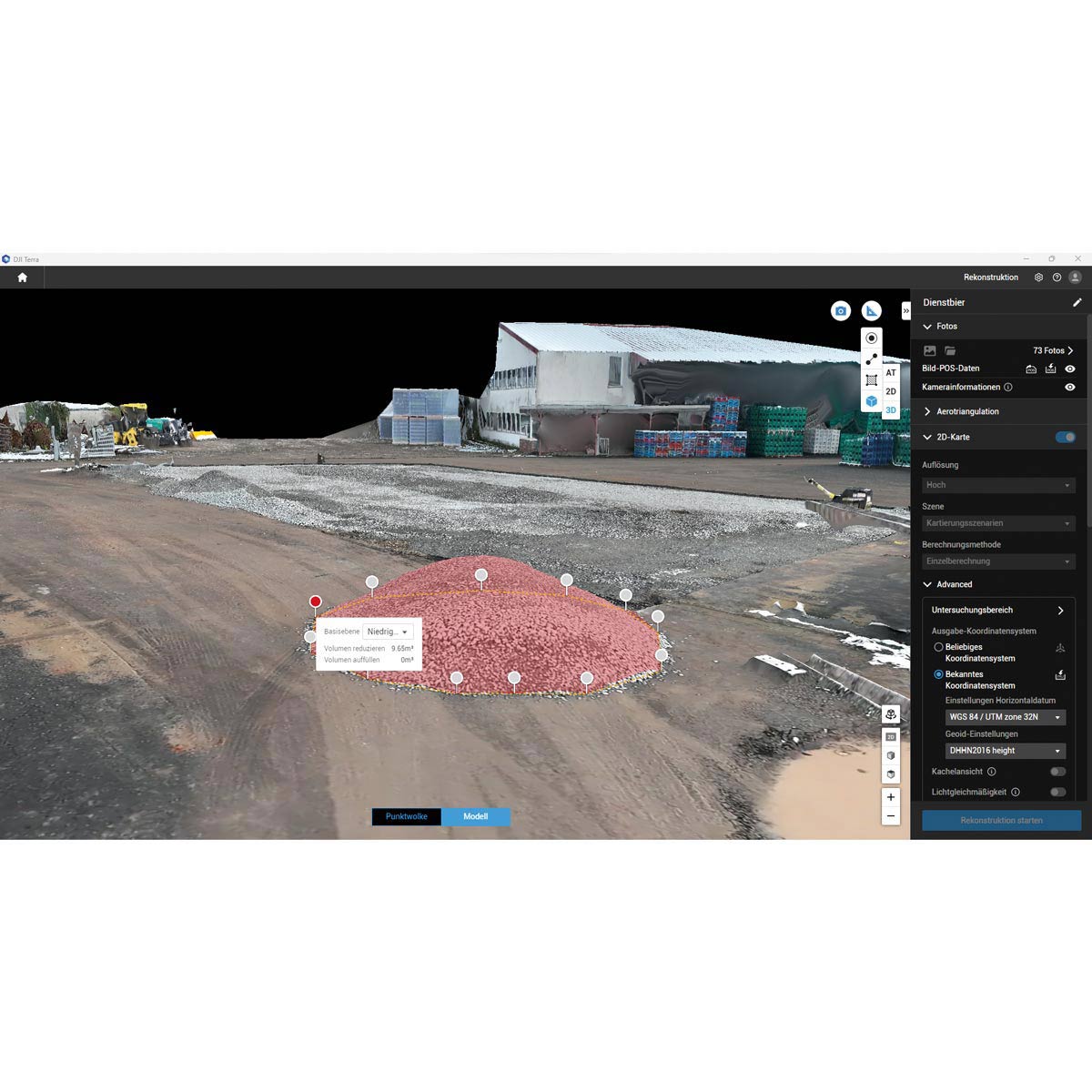 DJI Terra mit 3D-Modell eines Betriebsgeländes und Volumenmessung einer Schütthalde.