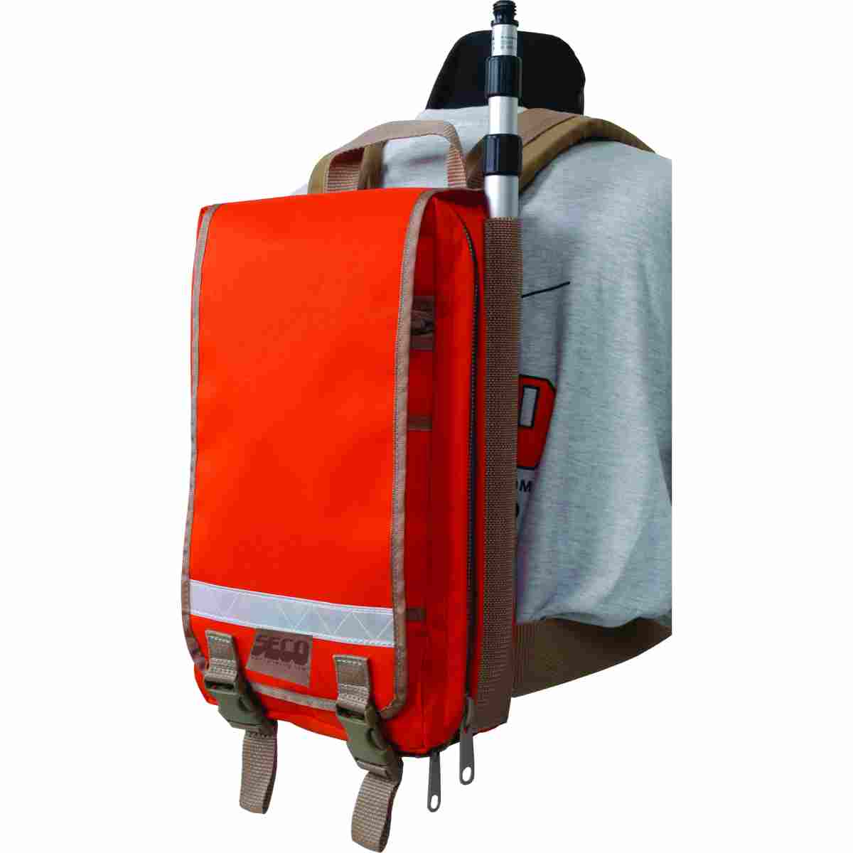 Oranger SECO GIS- und GNSS-Rucksack für Vermessungsinstrumente mit Antennenhalterung und Reflexstreifen.