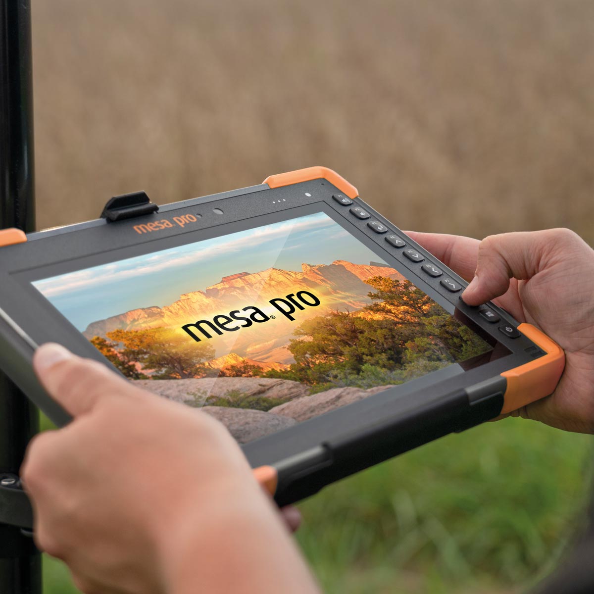 Rugged Tablet Mesa Pro für Windows, 10 Zoll, von Juniper