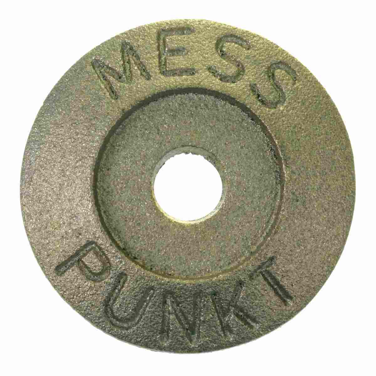 Kennzeichnungsplatte aus Messing Ø 28 mm mit Bohrung Ø 10 mm und eingeprägter Aufschrift Messpunkt.